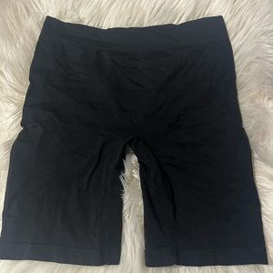 black shorts (stretchy) sm